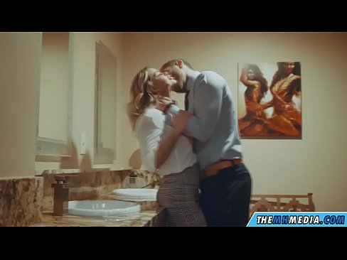 ❤️ Wann eng Busty Blond Iech an engem ëffentlechen Toilette verféiert ❤❌ Pornovideo op Porno lb.porn-mz.ru